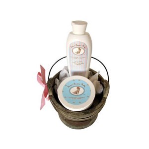 Canasta con productos relajantes para los pies