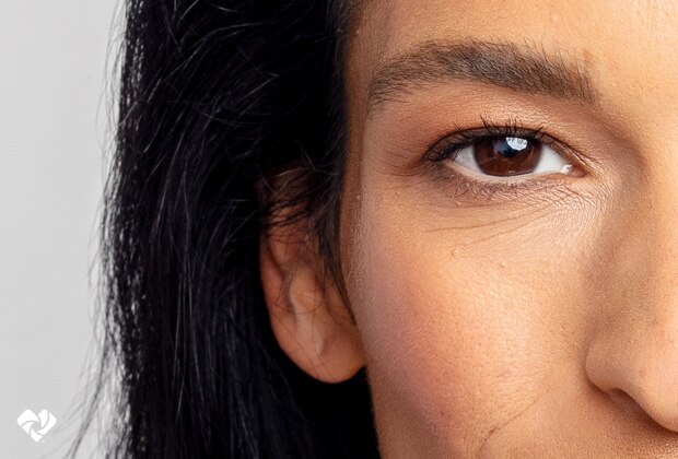 Non-airbrushed model eye