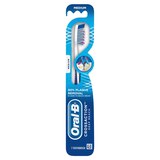 Oral-B CrossAction Deep Reach Manual Toothbrush, Medium Bristle, thumbnail image