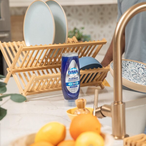 Dawn Platinum EZ-Squeeze Liquid Dishwashing Soap, Fresh Rain Scent, 12.2 oz