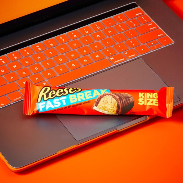 Reese's Fast Break Milk Chocolate, Peanut Butter and Nougat King Size Candy, 3.5 oz
