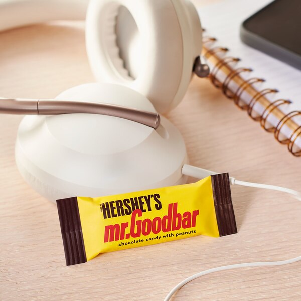 HERSHEY'S MR. GOODBAR Chocolate With Peanuts Snack Size, Candy Bars, 0.45 OZ (5 Count)