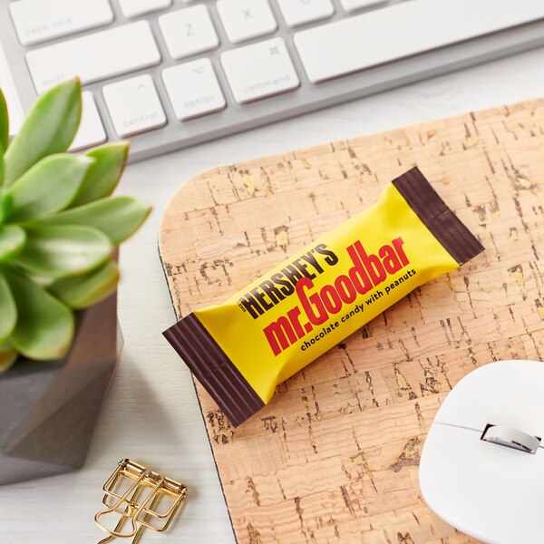 HERSHEY'S MR. GOODBAR Chocolate With Peanuts Snack Size, Candy Bars, 0.45 OZ (5 Count)