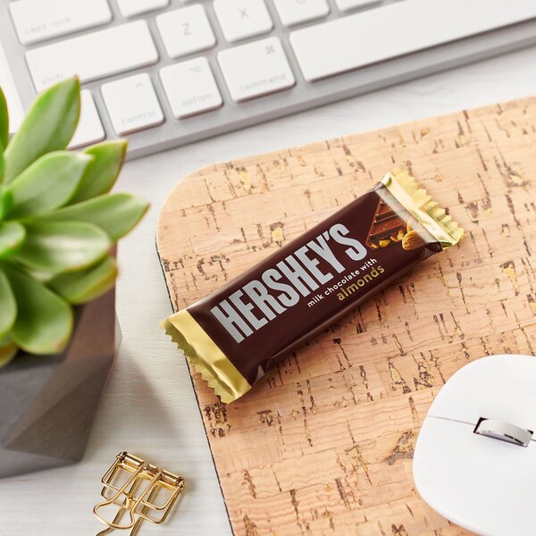 Hershey's, Milk Chocolate with Almonds Snack Size, Candy Bars Bag, 10.35 oz