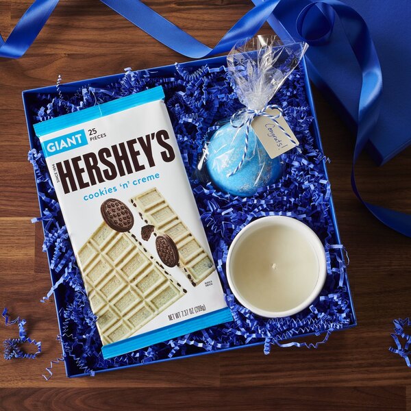 Hershey's Cookies 'n' Creme Giant Candy, 7.37 Oz