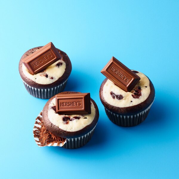 Hershey's Miniatures Assorted Chocolate Candy, 35.9 oz