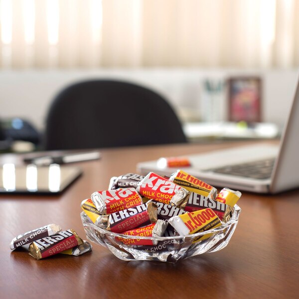 Hershey's Miniatures Assorted Chocolate Candy, 35.9 oz
