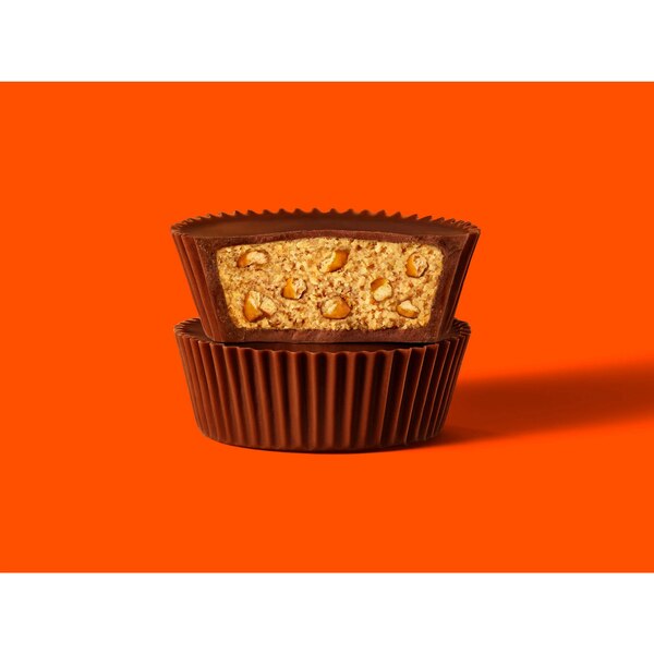 Reese's Big Cup with Pretzels Milk Chocolate & Peanut Butter King Size Candy Cups, 2.6 oz