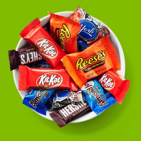 Hershey Assorted Chocolate Flavored Snack Size Candy, 33.43 oz