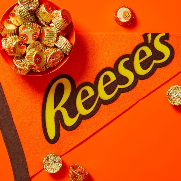 Reese's Miniatures Milk Chocolate Peanut Butter Cups Candy, 17.6 oz