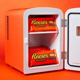 Reese's Milk Chocolate Peanut Butter Cups Candy Packs, 6 ct, 1.5 oz, thumbnail image 4 of 8