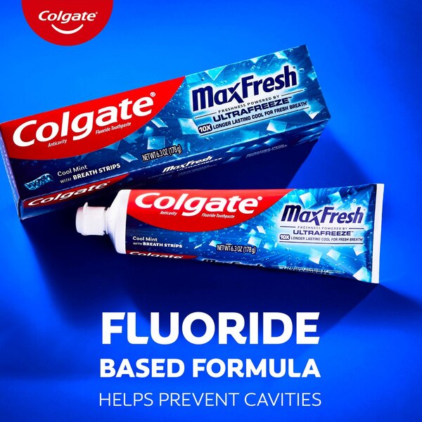 Colgate Max Fresh Whitening Anticavity Fluoride Toothpaste with Breath Strips, Cool Mint