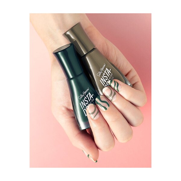 Sally Hansen Insta-Dri Nail Color