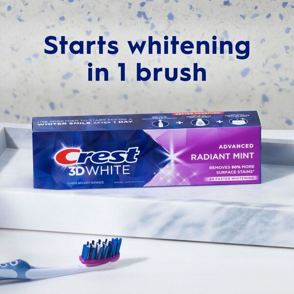 Crest 3D White, Whitening Toothpaste Radiant Mint, 0.85 OZ