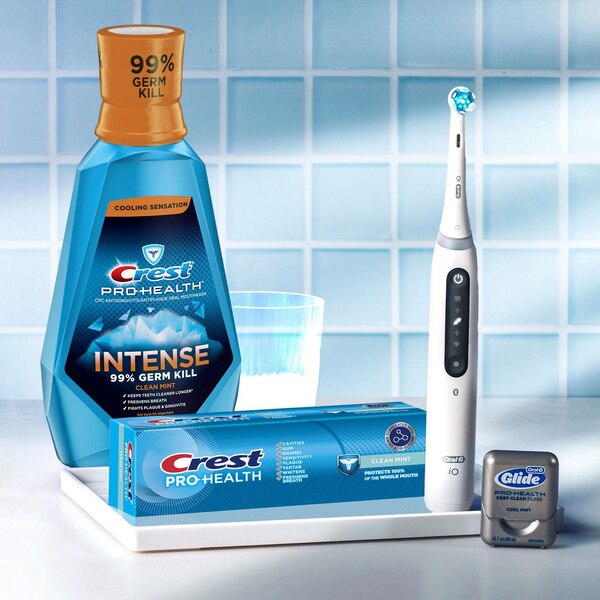 Crest Pro-Health Intense Mouthwash, Clean Mint, 1 L (33.8 fl oz)