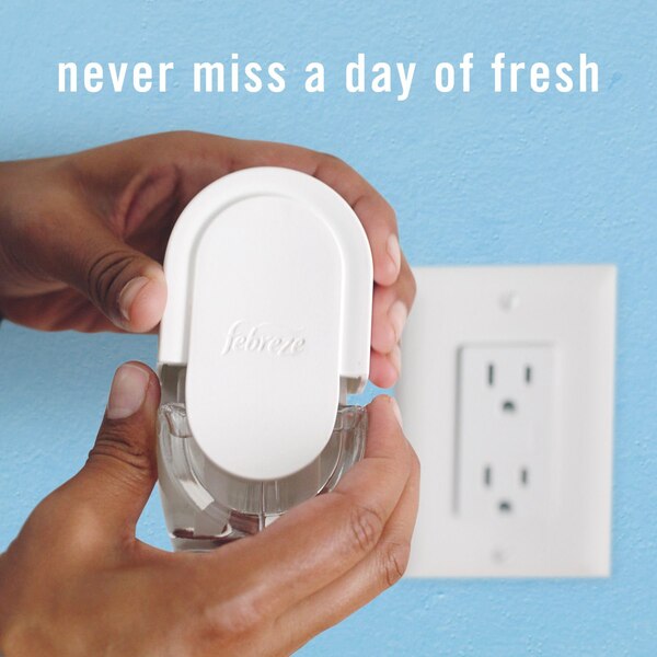 Febreze PLUG Air Freshener Oil Refill, Downy April Fresh Scent, 2 ct
