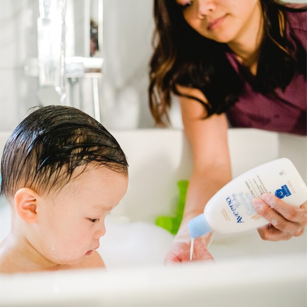 Aveeno Baby Cleansing Therapy Wash, 8 FL OZ