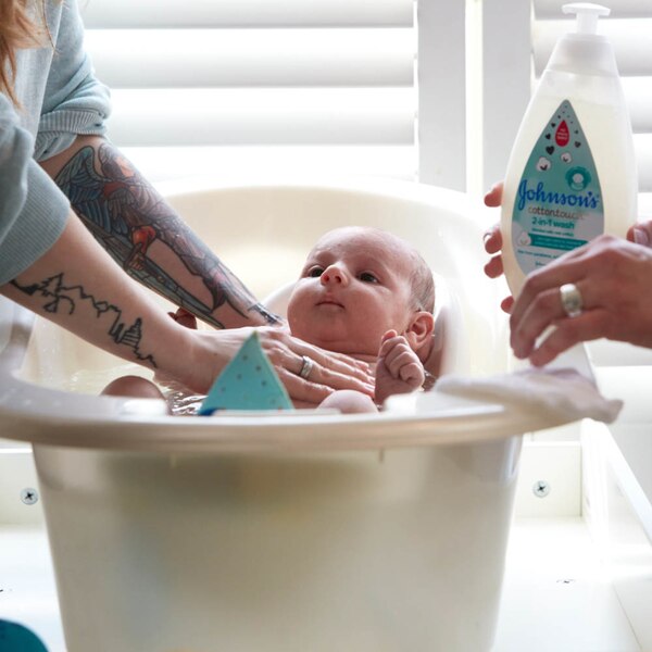 Johnson's Cottontouch Newborn Wash & Shampoo, 13.6 FL OZ