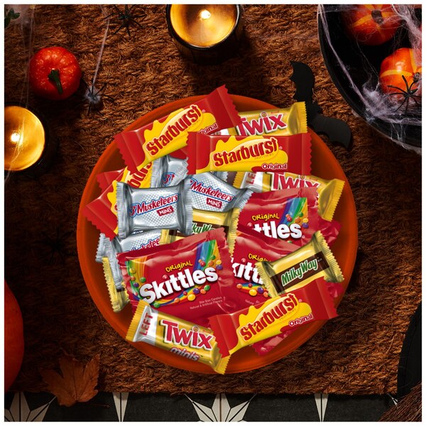 3 Musketeers, Milky Way, Starburst, Skittles, and Twix , Goblin Mixed Candy, 180 ct, 58.63 oz