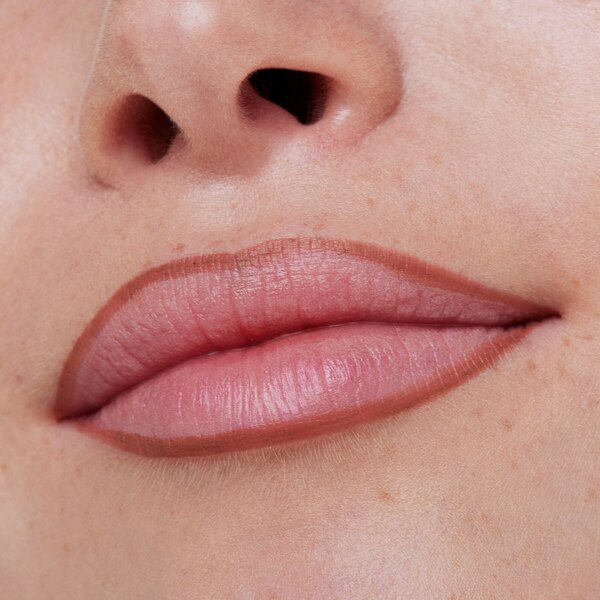 essence 8H Matte Comfort Lipliner