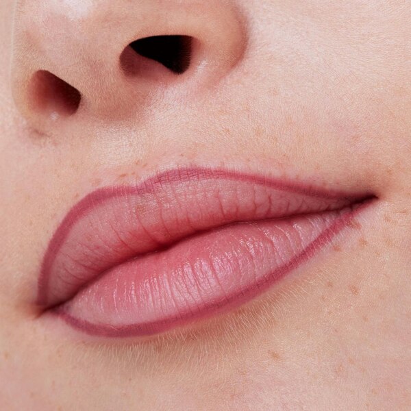 essence 8H Matte Comfort Lipliner
