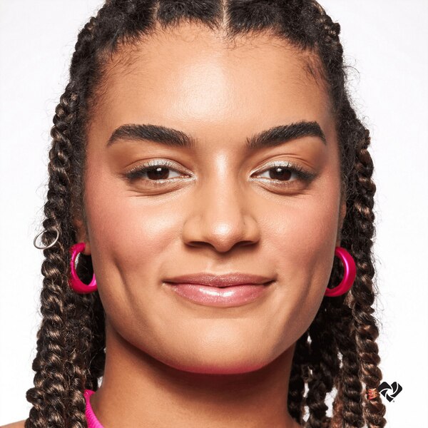 essence Meta Glow Multi Reflective Lipgloss