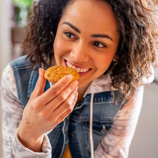 belVita Soft Baked Banana Bread Breakfast Biscuits, Chewy Breakfast Bars, 5 Packs (1 Biscuit Per Pack)