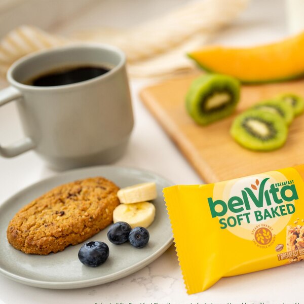 belVita Soft Baked Banana Bread Breakfast Biscuits, Chewy Breakfast Bars, 5 Packs (1 Biscuit Per Pack)
