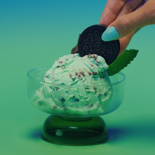 OREO Thins Mint Creme Chocolate Sandwich Cookies, 9.21 oz