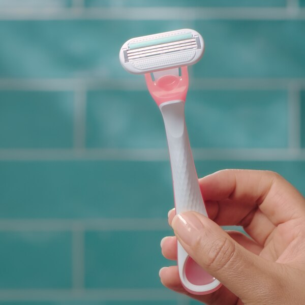 Gillette Venus Sensitive Women's 3-Blade Disposable Razors, 6 CT
