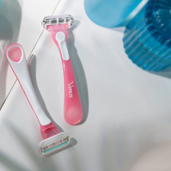 Gillette Venus Sensitive Women's 3-Blade Disposable Razors, 6 CT