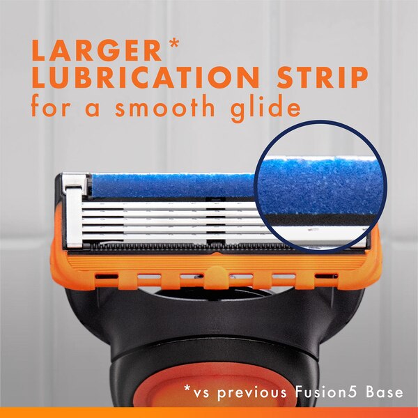 Gillette Fusion5 5-Blade Razor + 1 Razor Blade Refill