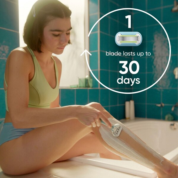 Gillette Venus Extra Smooth Skin Cloud Razor 5 Blades , Razor + 4 Razor Blade Refills