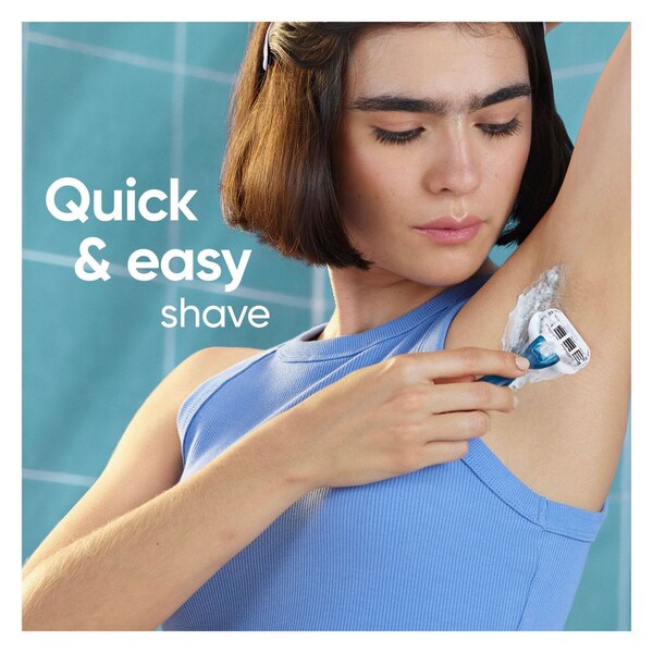 Gillette Venus Smooth 3-Blade Razor + 6 Razor Blade Refills
