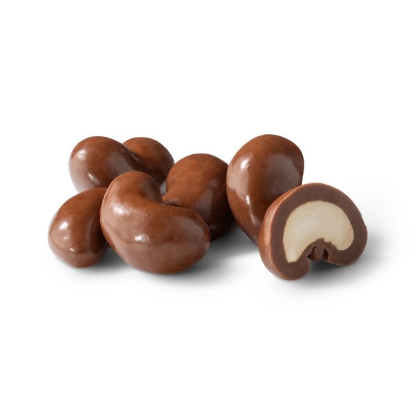 Well Market Milk Chocolate Cashews, 8 oz