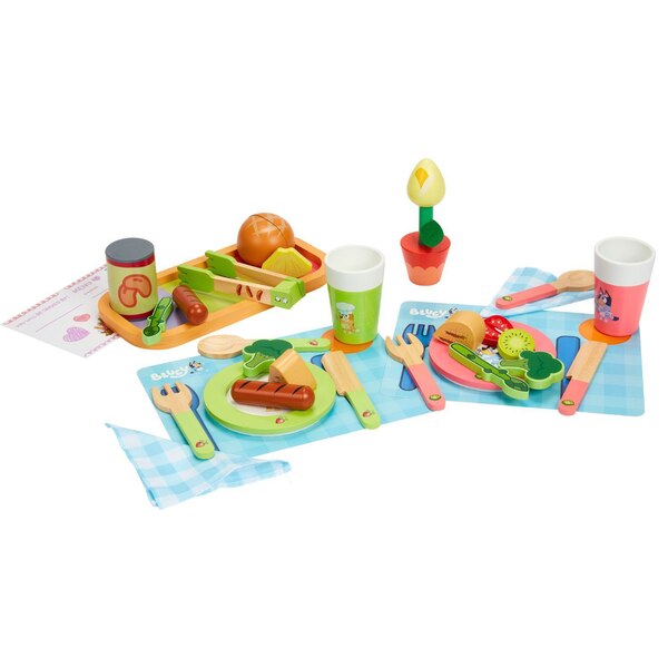 Bluey 32-Piece Wooden Dine in with Bluey Set