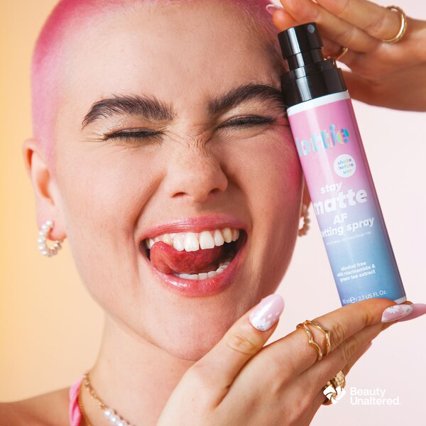 Lottie London Stay Matte AF Spray Mattifying Setting Spray