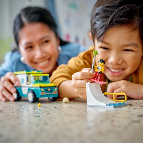 LEGO City Emergency Ambulance and Snowboarder 60403