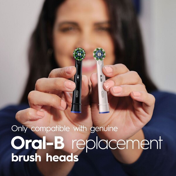 Oral-B Pro-Health Clinical, Superior Clean, Battery Powered Toothbrush, Black