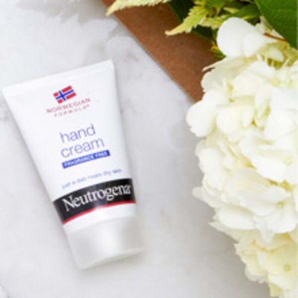 Neutrogena Norwegian Formula Dry Hand Cream, Fragrance-Free, 2 OZ