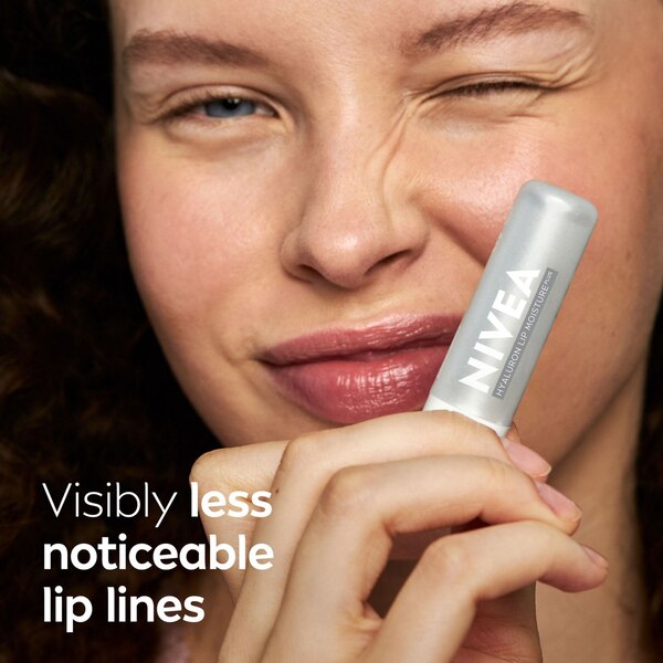 NIVEA Dewy - Bálsamo labial