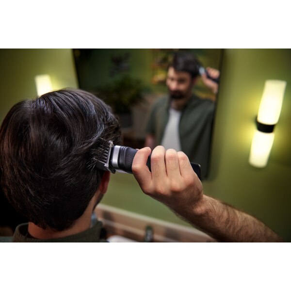 Philips Norelco Multigroom 5000 18-piece All-in-One Trimmer