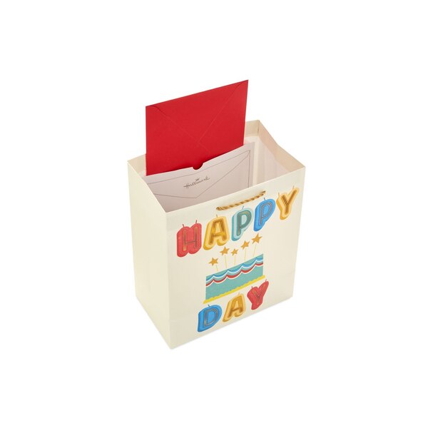Hallmark Medium Birthday Gift Bag (Happy Cake Day)