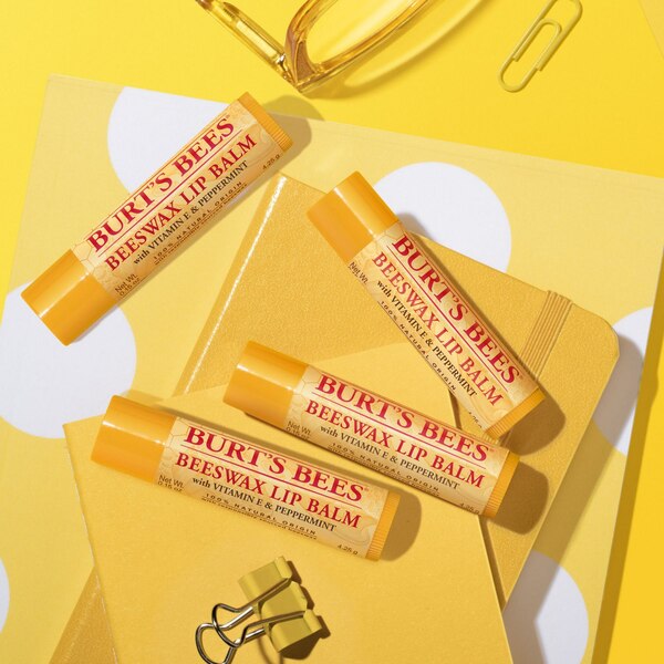 Burt's Bees - Bálsamo labial con cera de abeja, 4 unidades