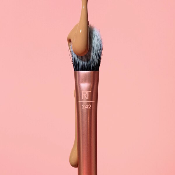 Real Techniques - Brocha de maquillaje para corrector iluminador, 1 u.