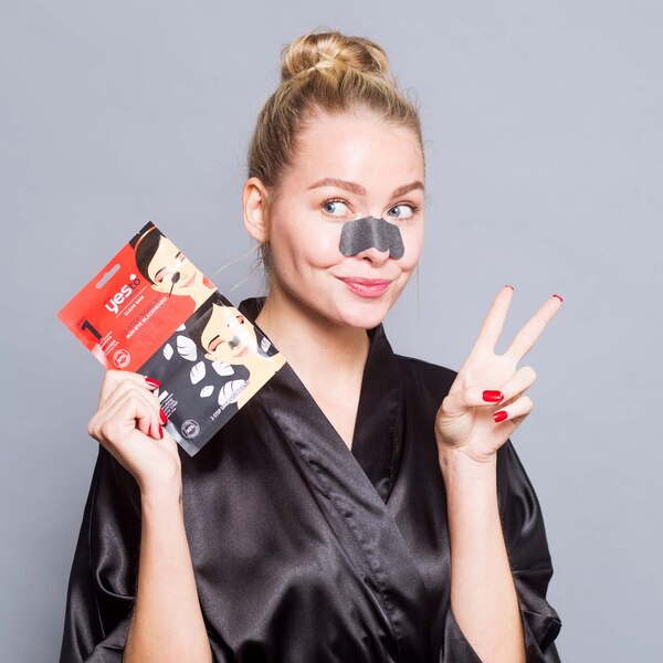 Yes To Tomatoes Charcoal 2-Step Nose Kit Mask