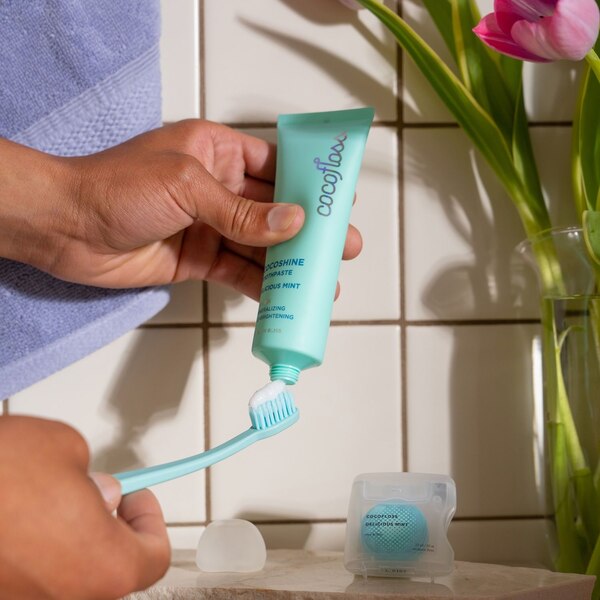 COCOFLOSS Cocoshine Whitening Toothpaste, Delicious Mint, 3.4 OZ