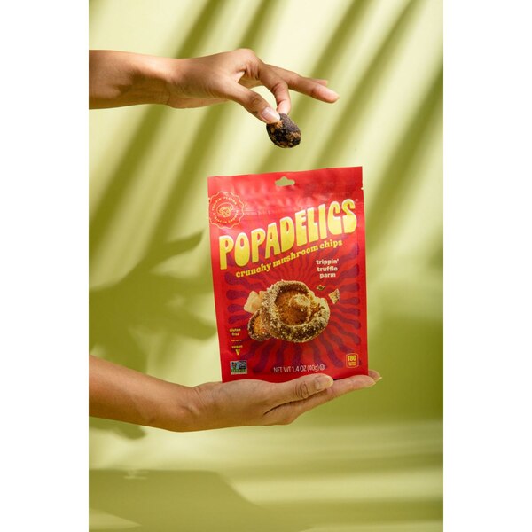 Popadelics, Crunchy Mushroom Chips, Trippin' Truffle Parm, 1.4 oz