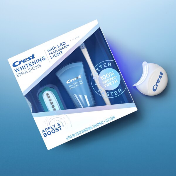 Crest 3D White Daily Whitening Serum Treatment with LED Accelerator Light