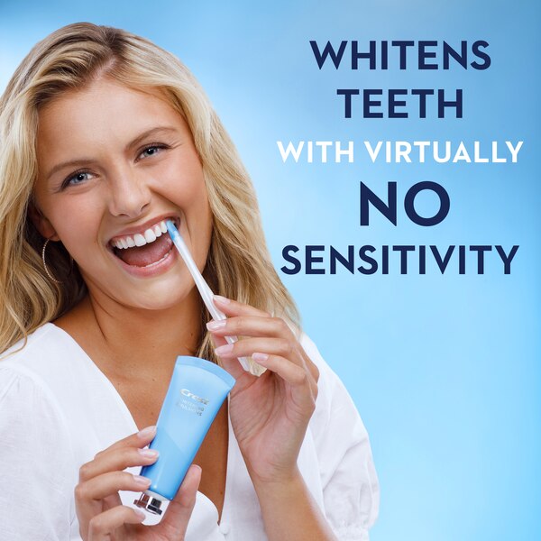 Crest 3D White Daily Whitening Serum Treatment with LED Accelerator Light